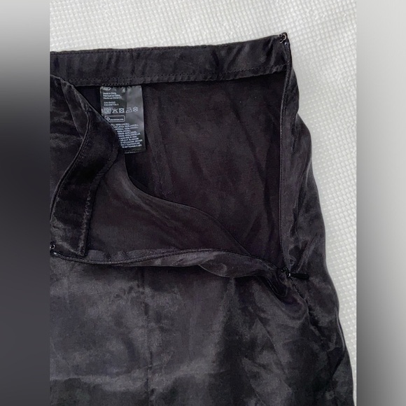 Women’s H&M black midi skirt with front slit size XL - Picture 4 of 16